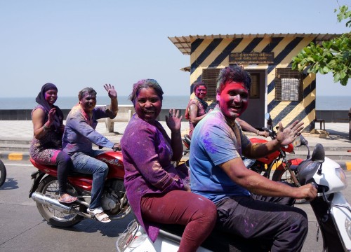 Cel mai HOLIstic si colorat festival