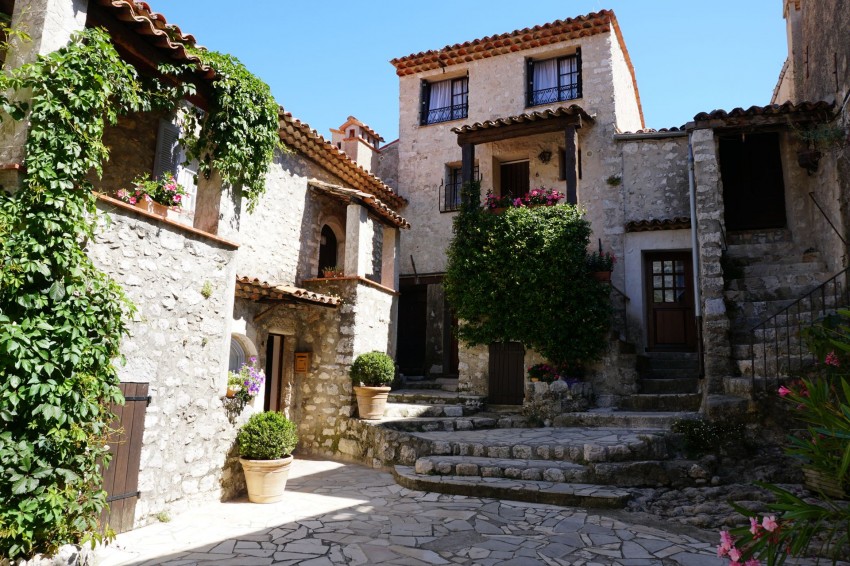 Gourdon postcards - Coasta de Azur