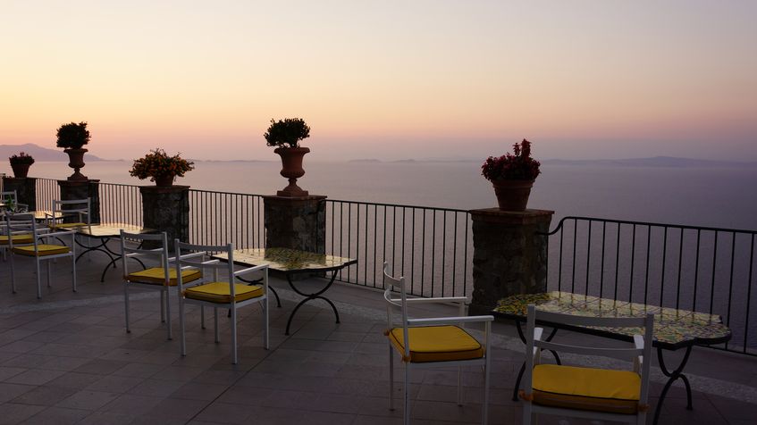 Hotel Cesar Augustus, Bar