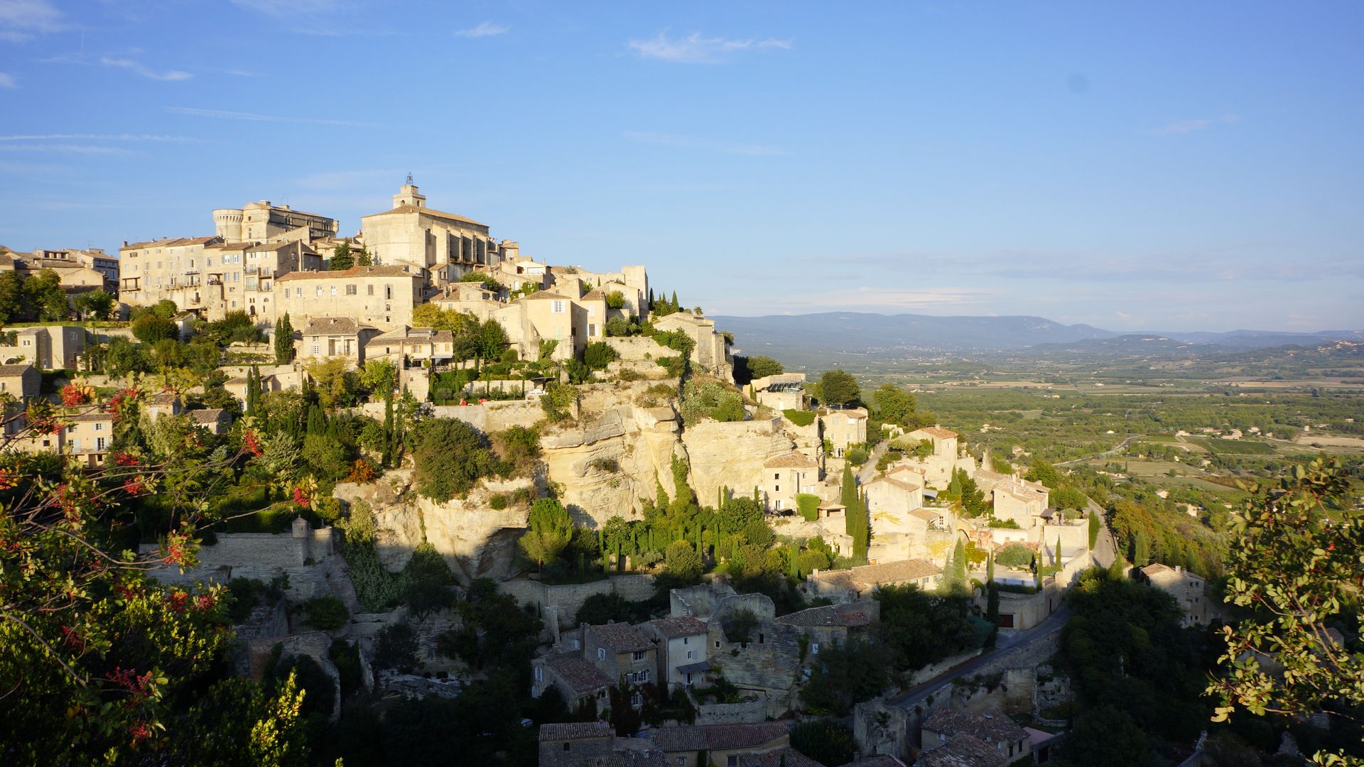 The most beautiful villages in Provence: a…colored top