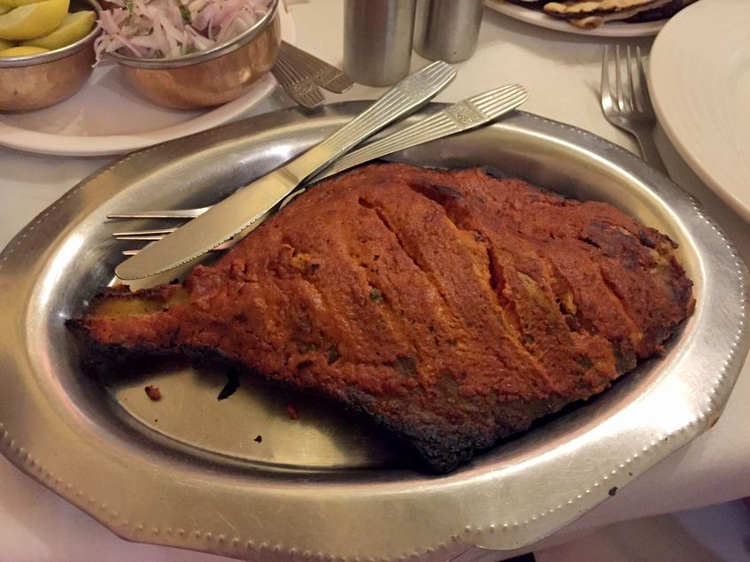 Peste si fructe de mare la Trishna restaurant, Mumbai