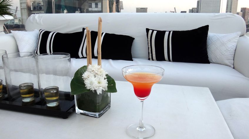 Cocktails la Dome Lounge, Mumbai