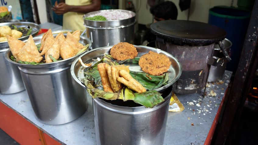 Street food Samosa in Mumbai
