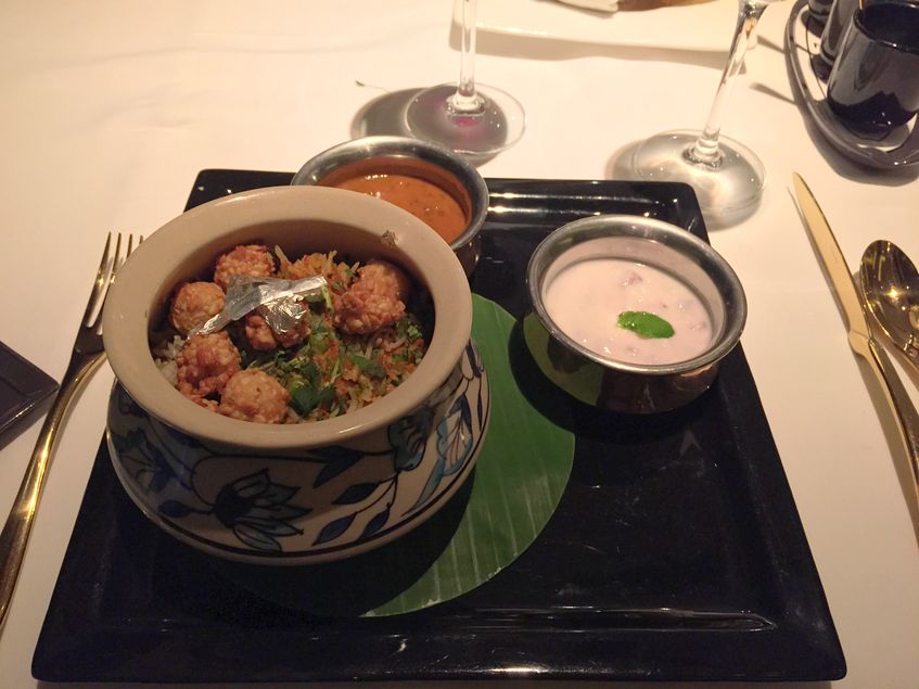 Feluri de mancare in restaurant Zyia, Mumbai