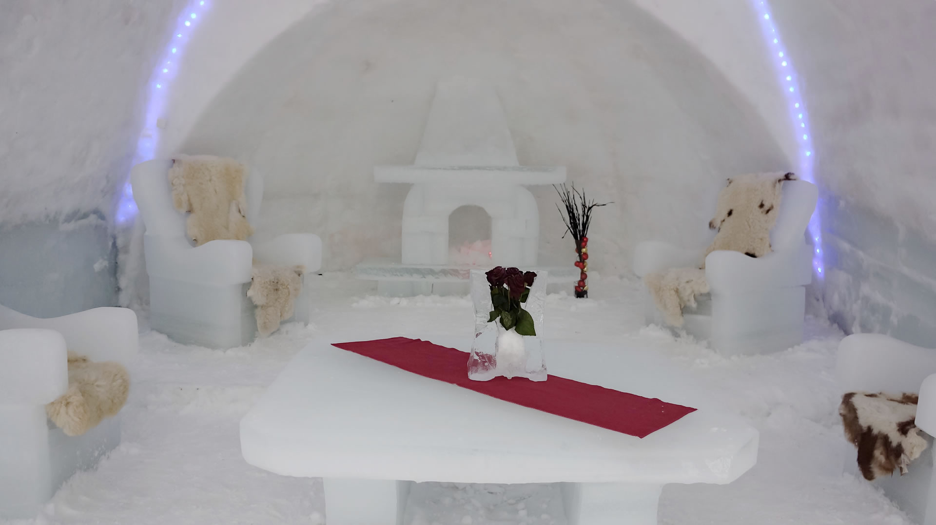 Hotel of Ice - It`s better and… colder than in the Tropics