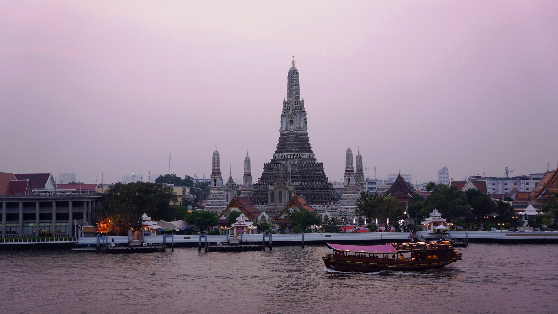 Three beauties not to be missed in Bangkok