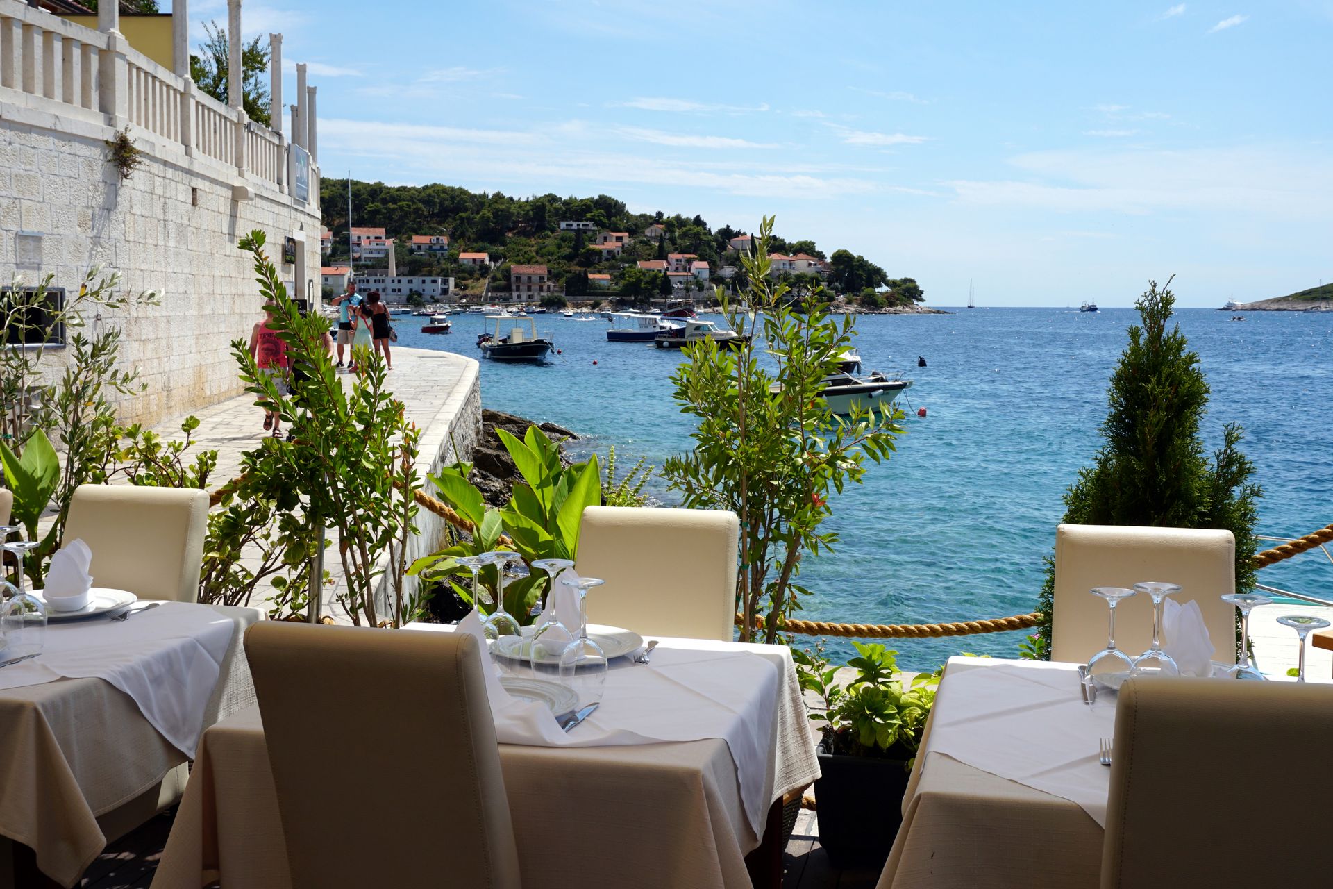 6 restaurants to be tried in Hvar