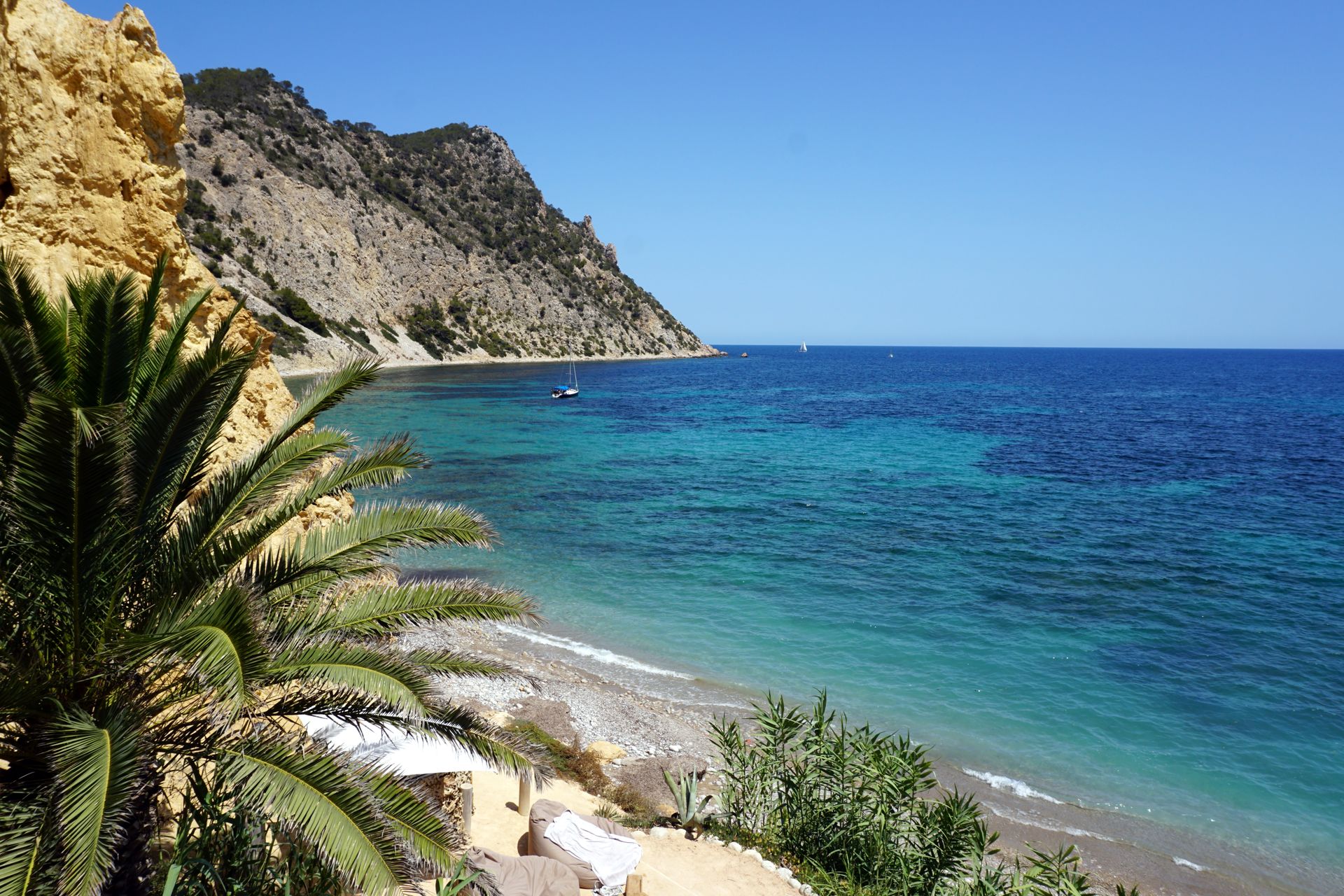 10 for a perfect summer: beach clubbing in Ibiza