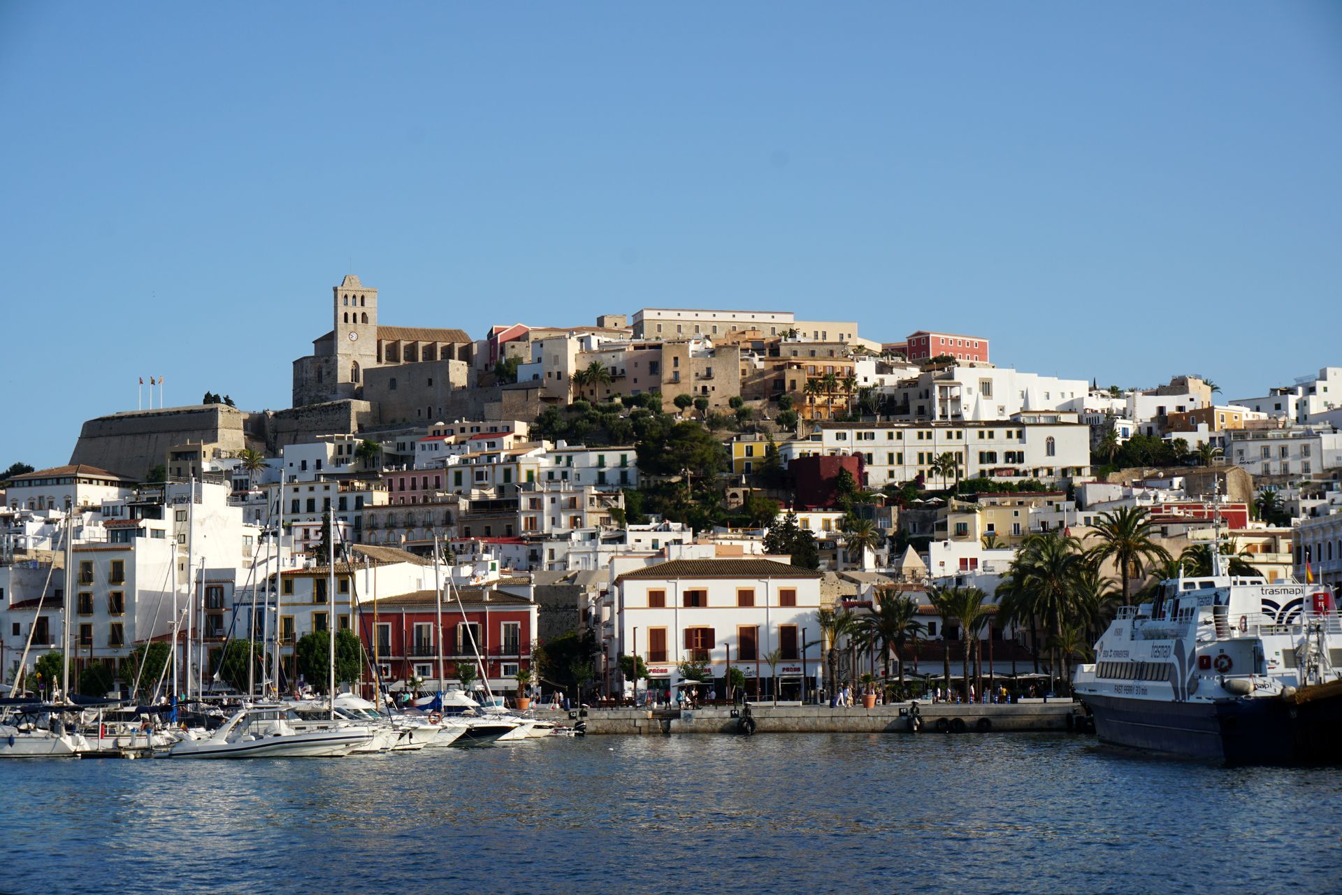 Travel guide Ibiza - Disneyland+Legoland+Gardaland….for grown-ups