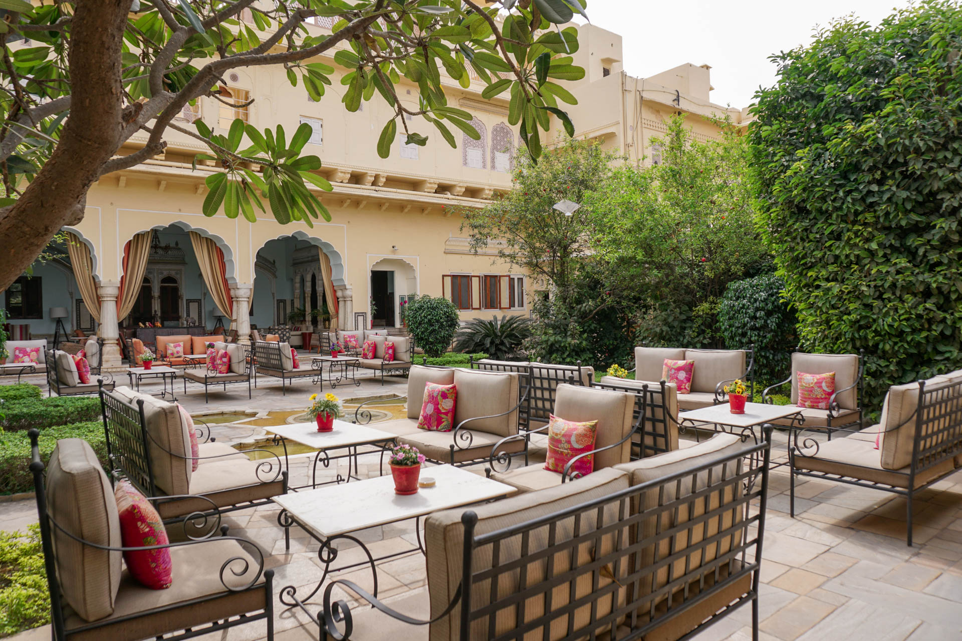 2 “Heritage Hotels” where it is worth staying when in Jaipur